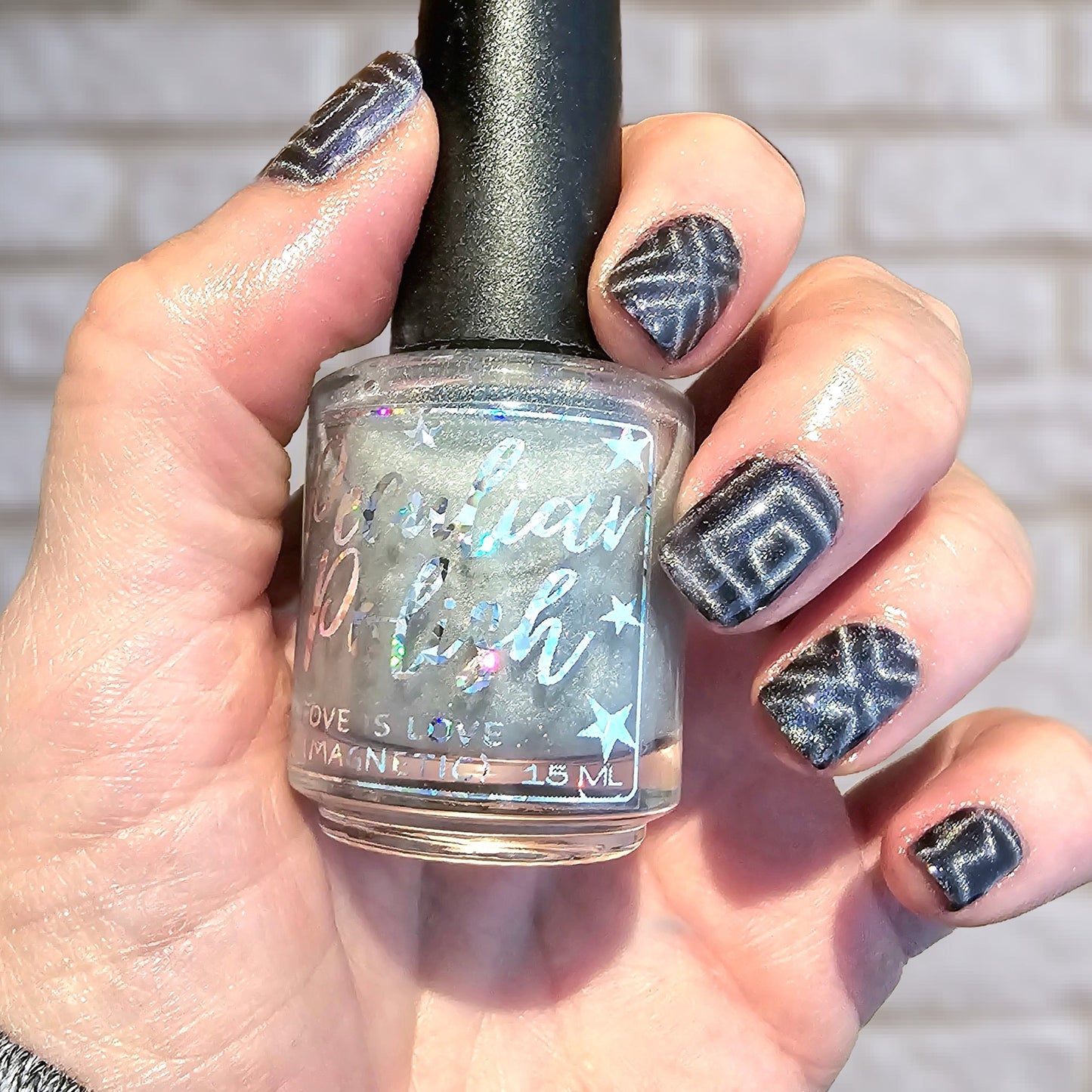 LOVE IS LOVE (Magnetic topper)