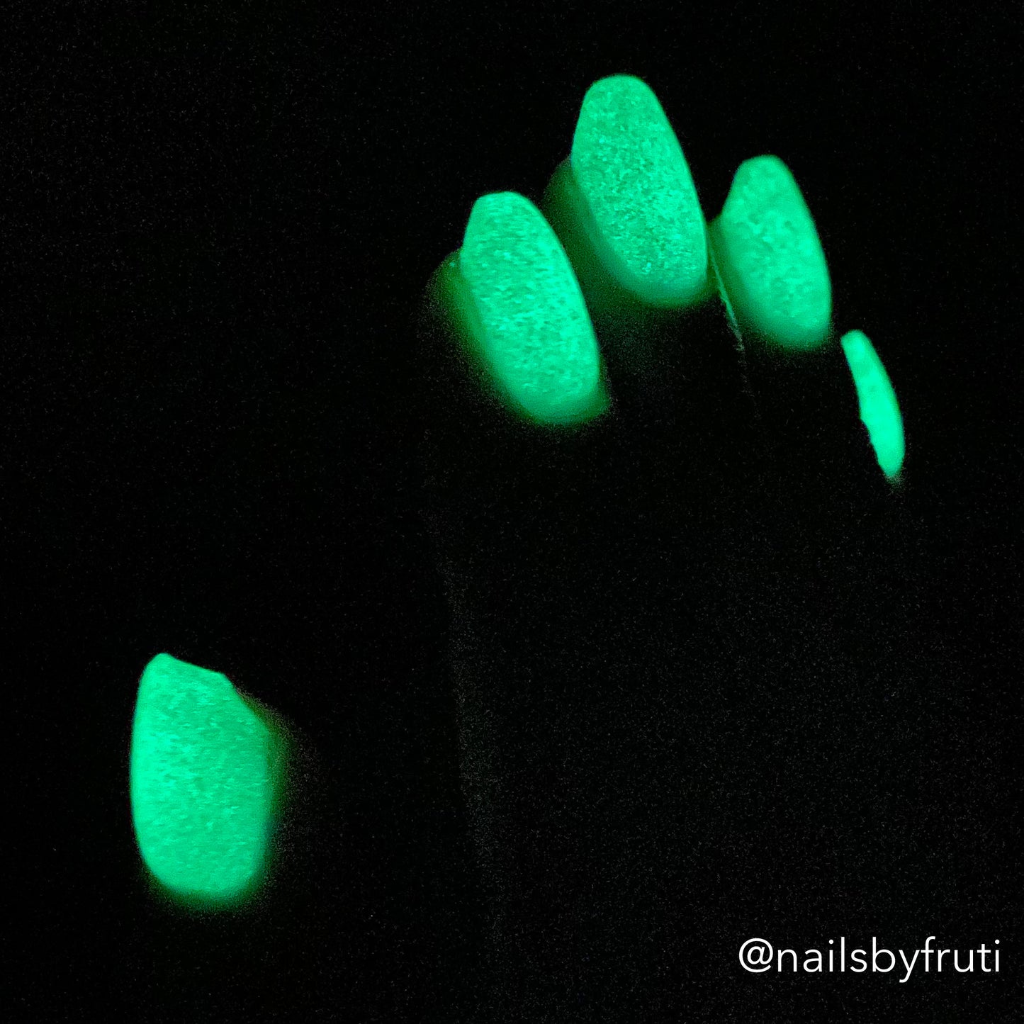 INVISIBLE SPARK (glow-in-the-dark)