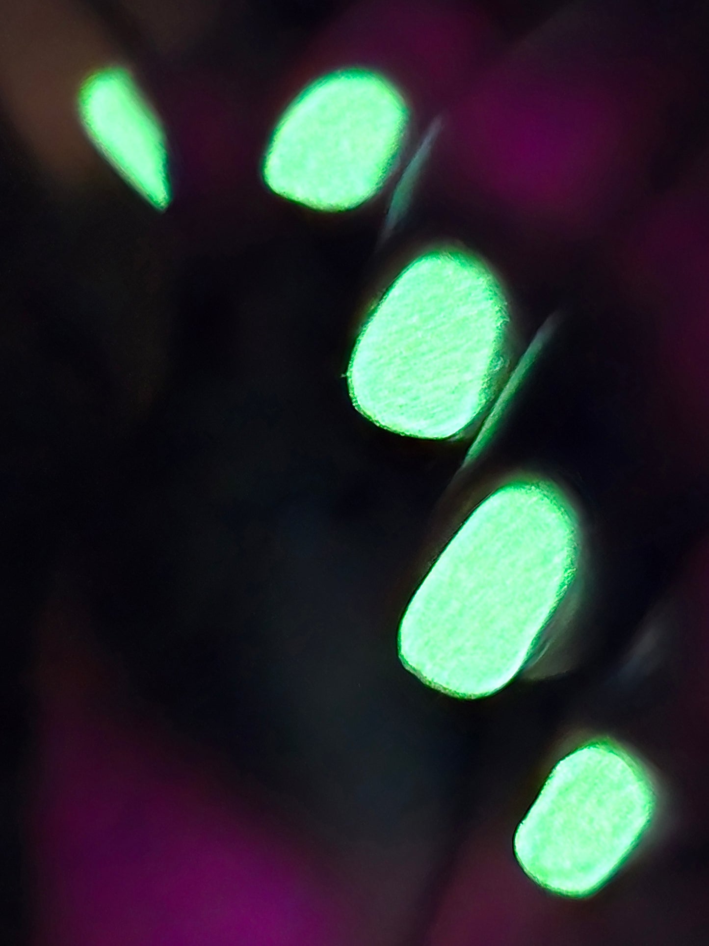 INVISIBLE SPARK (glow-in-the-dark)