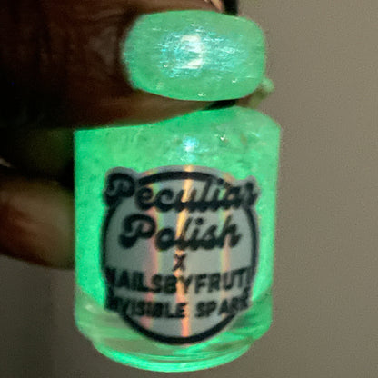 INVISIBLE SPARK (glow-in-the-dark)