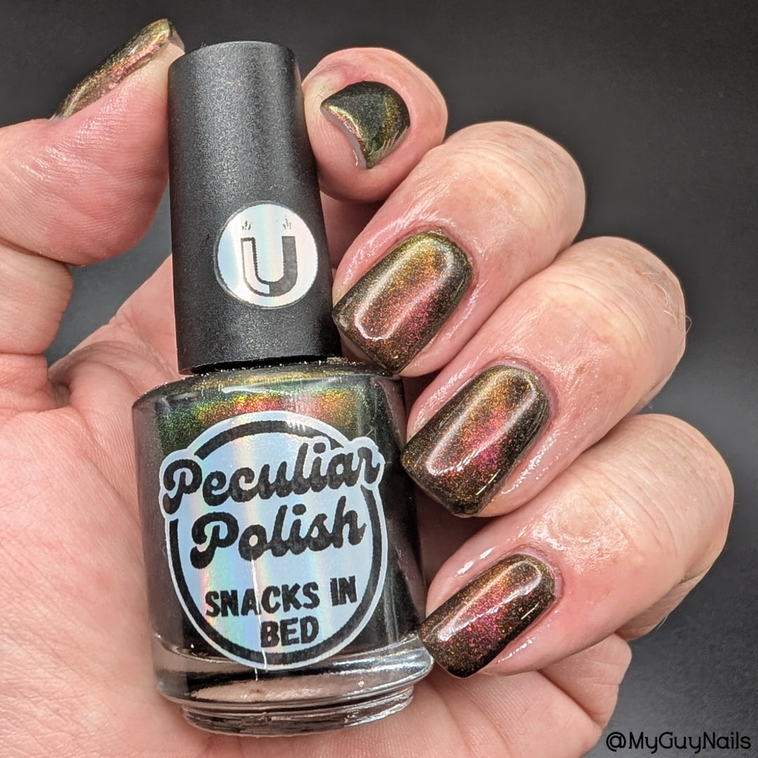 SNACKS IN BED (magnetic)