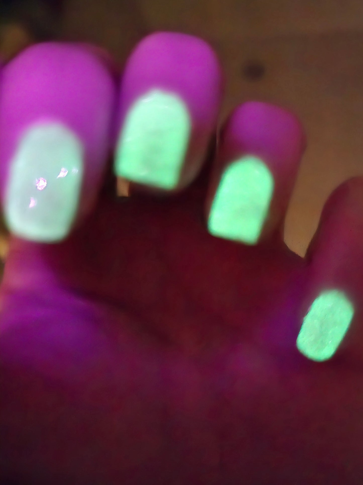 INVISIBLE SPARK (glow-in-the-dark)